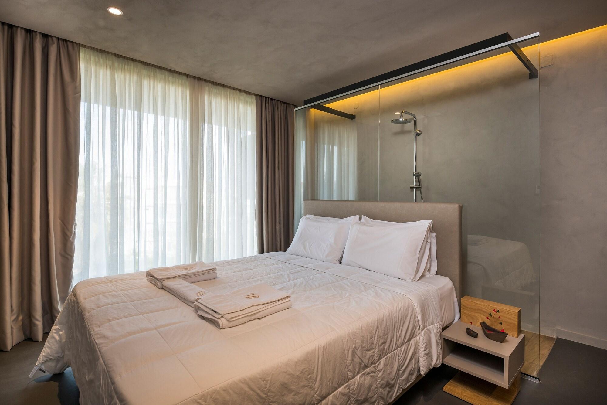 Icarus Hotel Kalamaki エクステリア 写真
