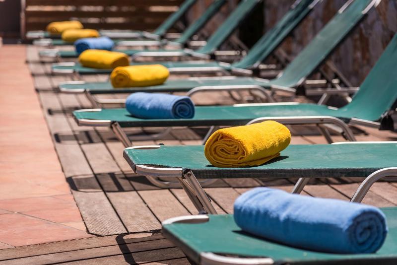 Icarus Hotel Kalamaki エクステリア 写真